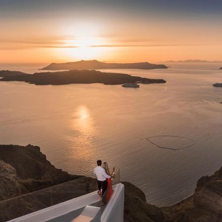 Symphony Suites Santorini Pyrgos Kallistis Habitación foto